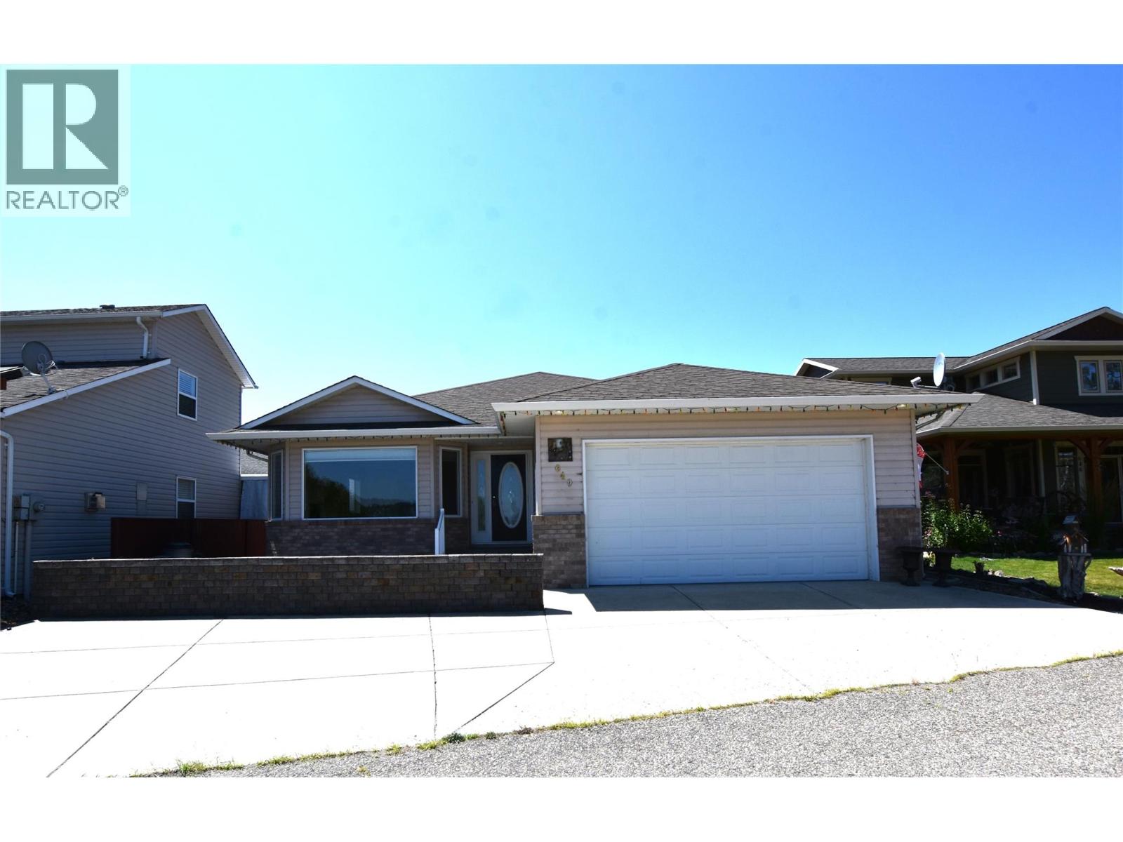 649 Elk St, Vernon, BC V1H 2A1