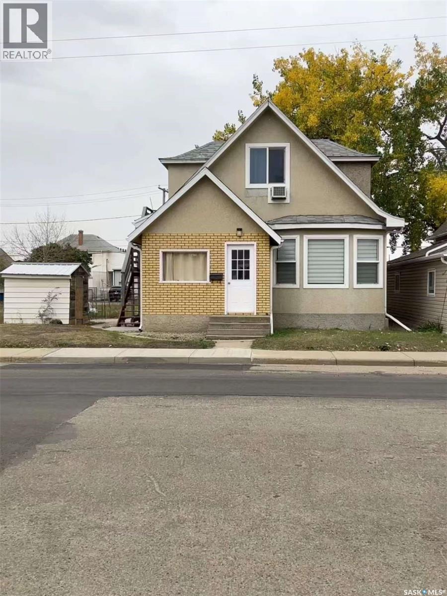 375 Fairford St W, Moose Jaw, SK S6H 1V8