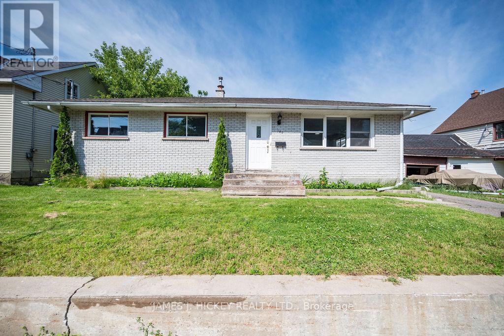 140 Cecelia St, Pembroke, ON K8A 1R6