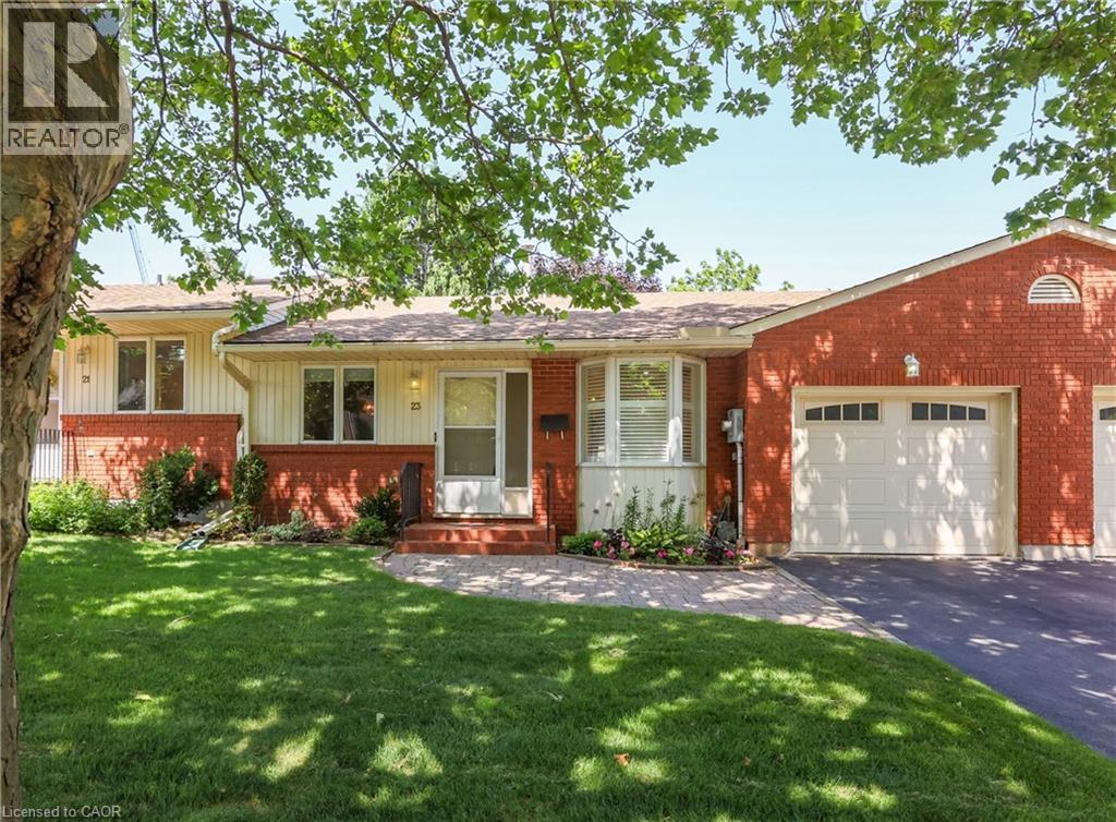 23 Robinson St N, Grimsby, ON L3M 3C8