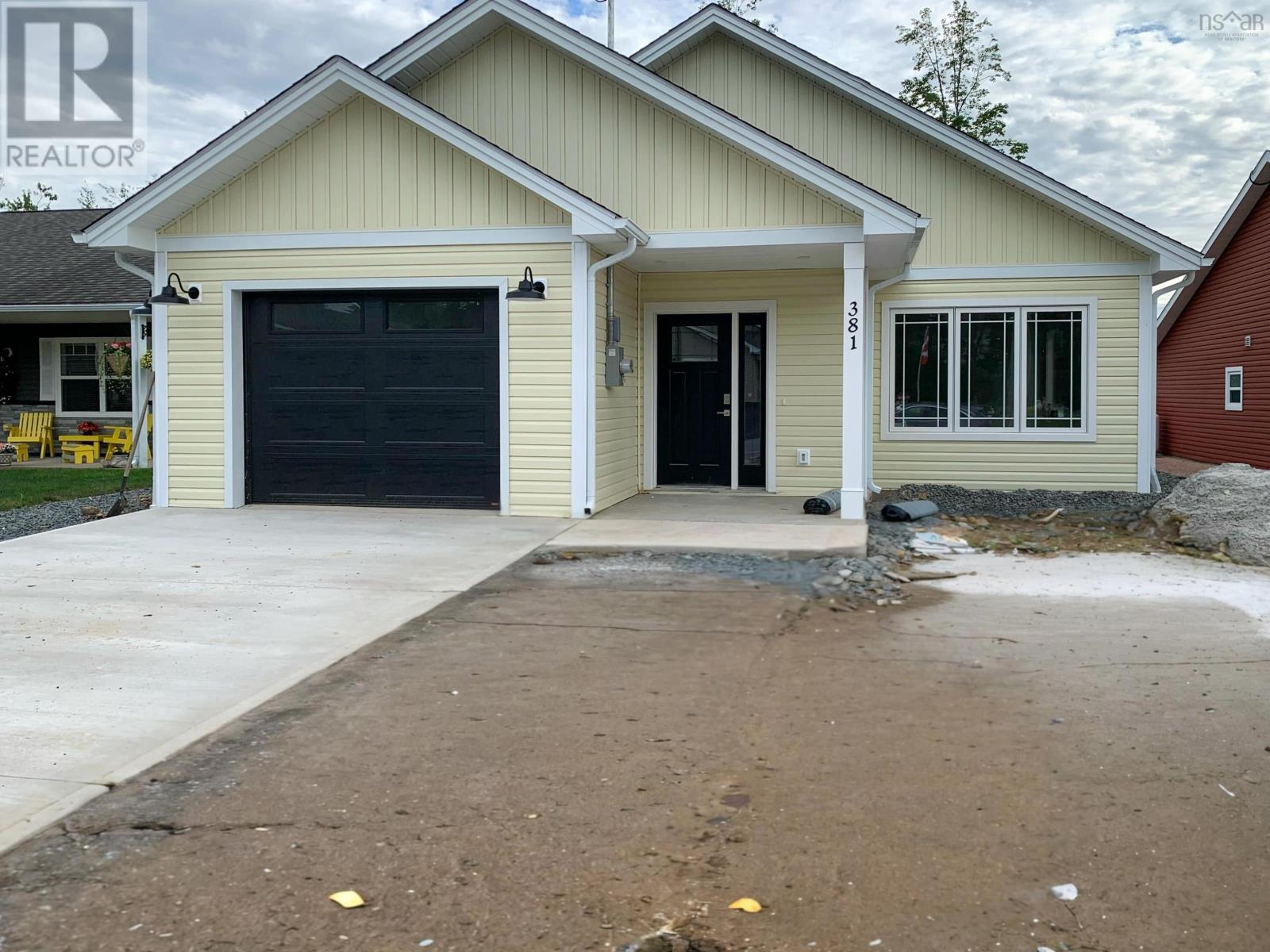 381 Glen Allan Dr, Bridgewater, NS B4V 0A7