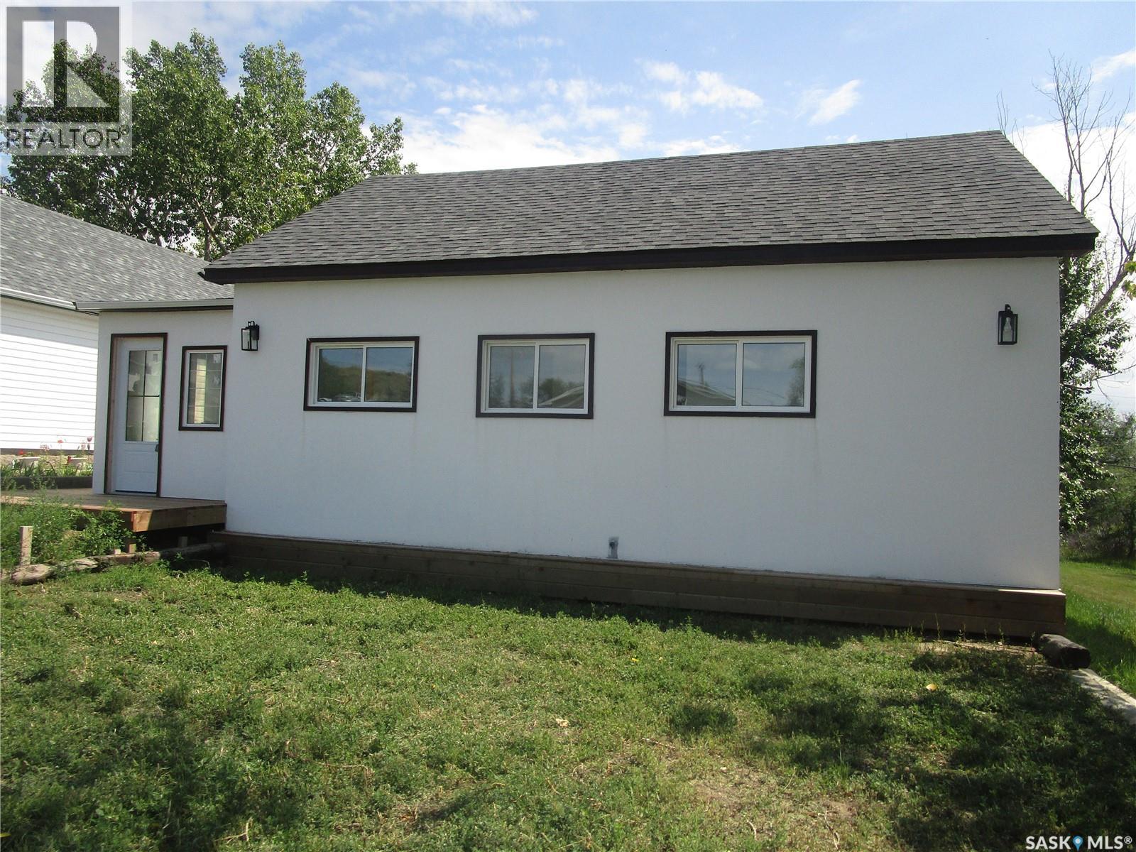 2011 1 Street South, Rockglen, SK S0H 3R0