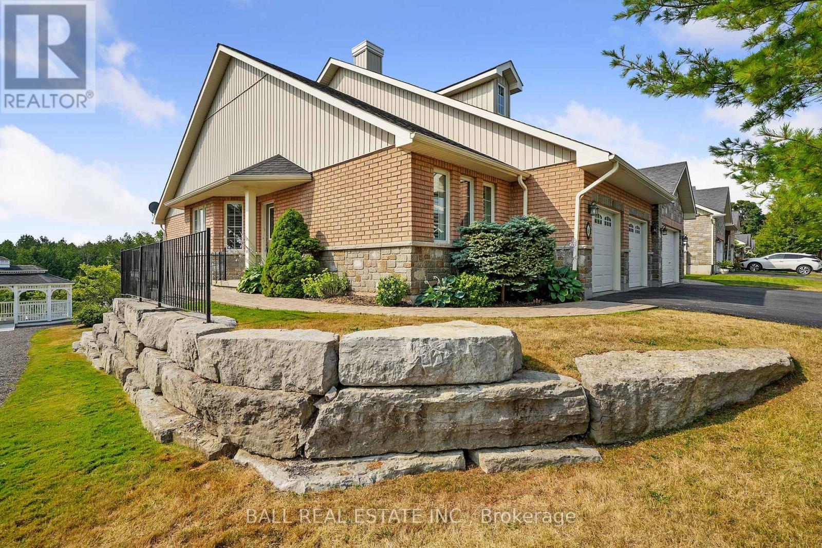 87 89 Village Cres S, Peterborough, ON K9J 0A9