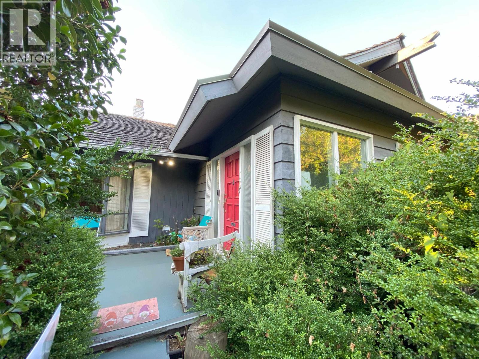 1163 W 38th Ave, Vancouver, BC V6M 1P8