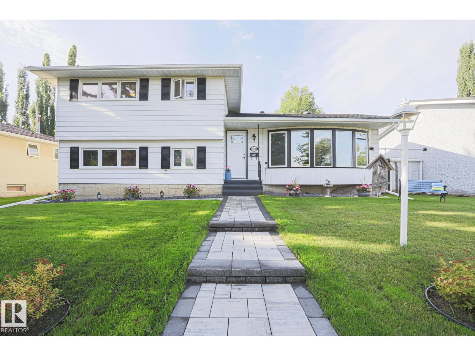128 Brookwood Dr, Spruce Grove, AB T7X 1G7