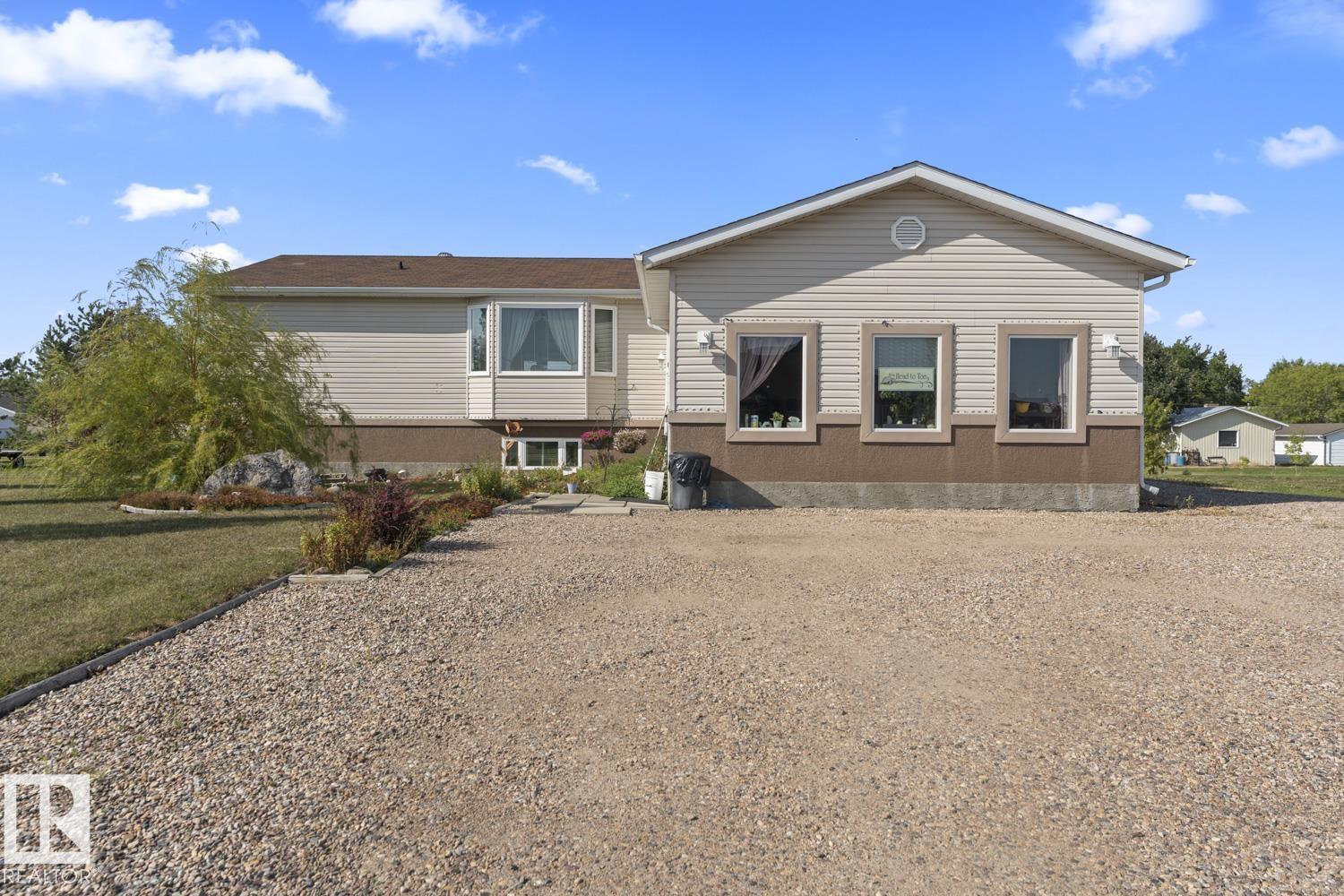 3808 2 St E, Mallaig, AB T0A 2K0