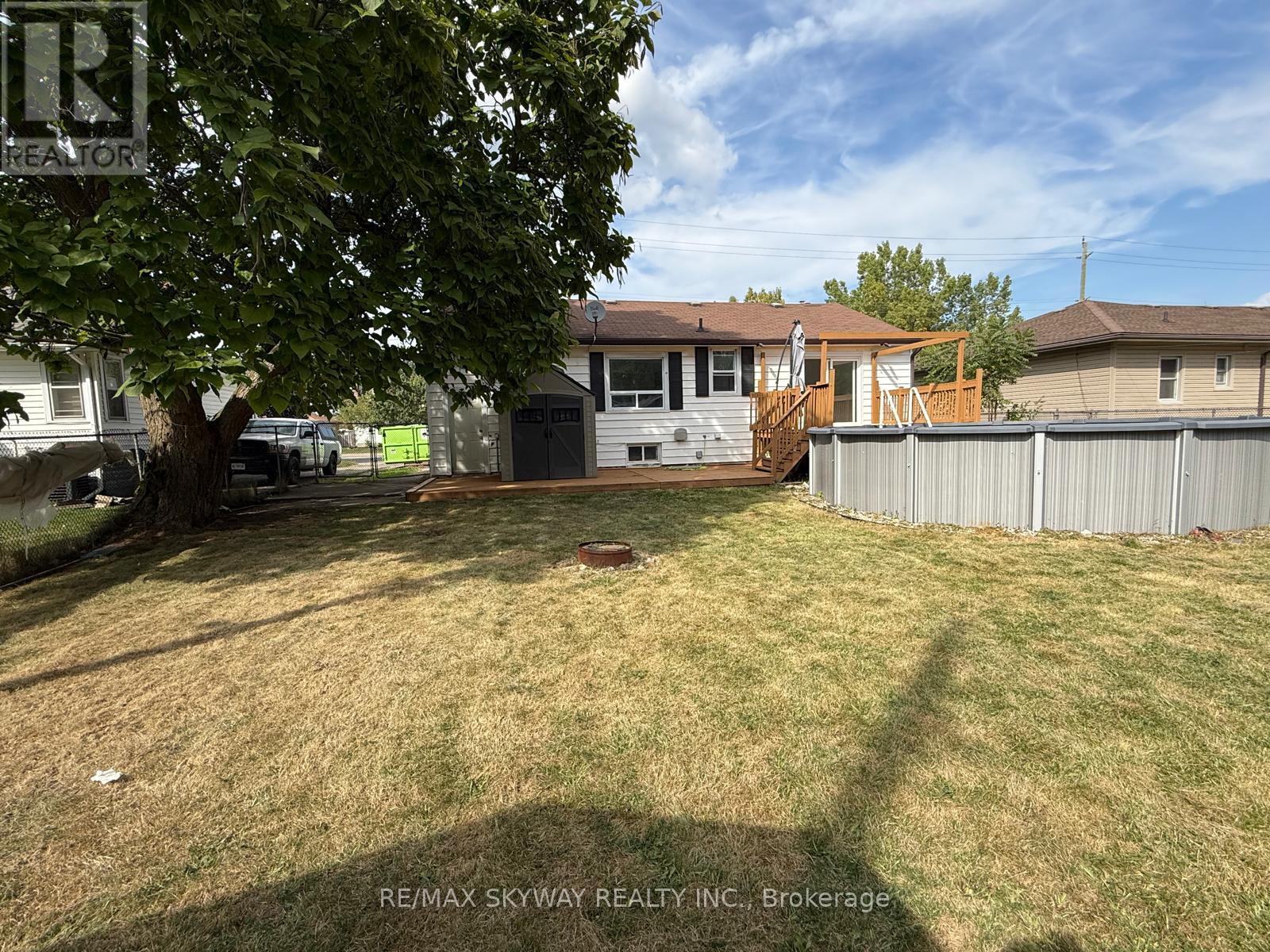 207 Thorold Rd N, Welland Prince Charles, ON L3C 3V9