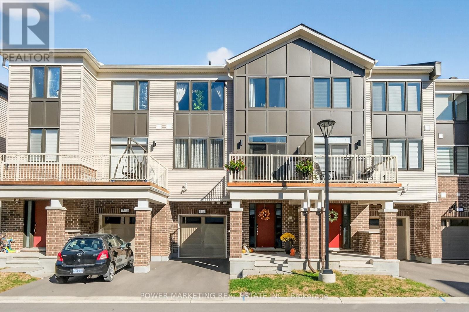 715 Hydrus Private, Ottawa, ON K2J 7B2
