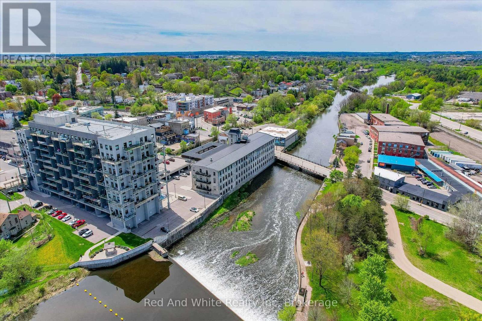 308 19 Guelph Ave, Cambridge, ON N3C 1A2