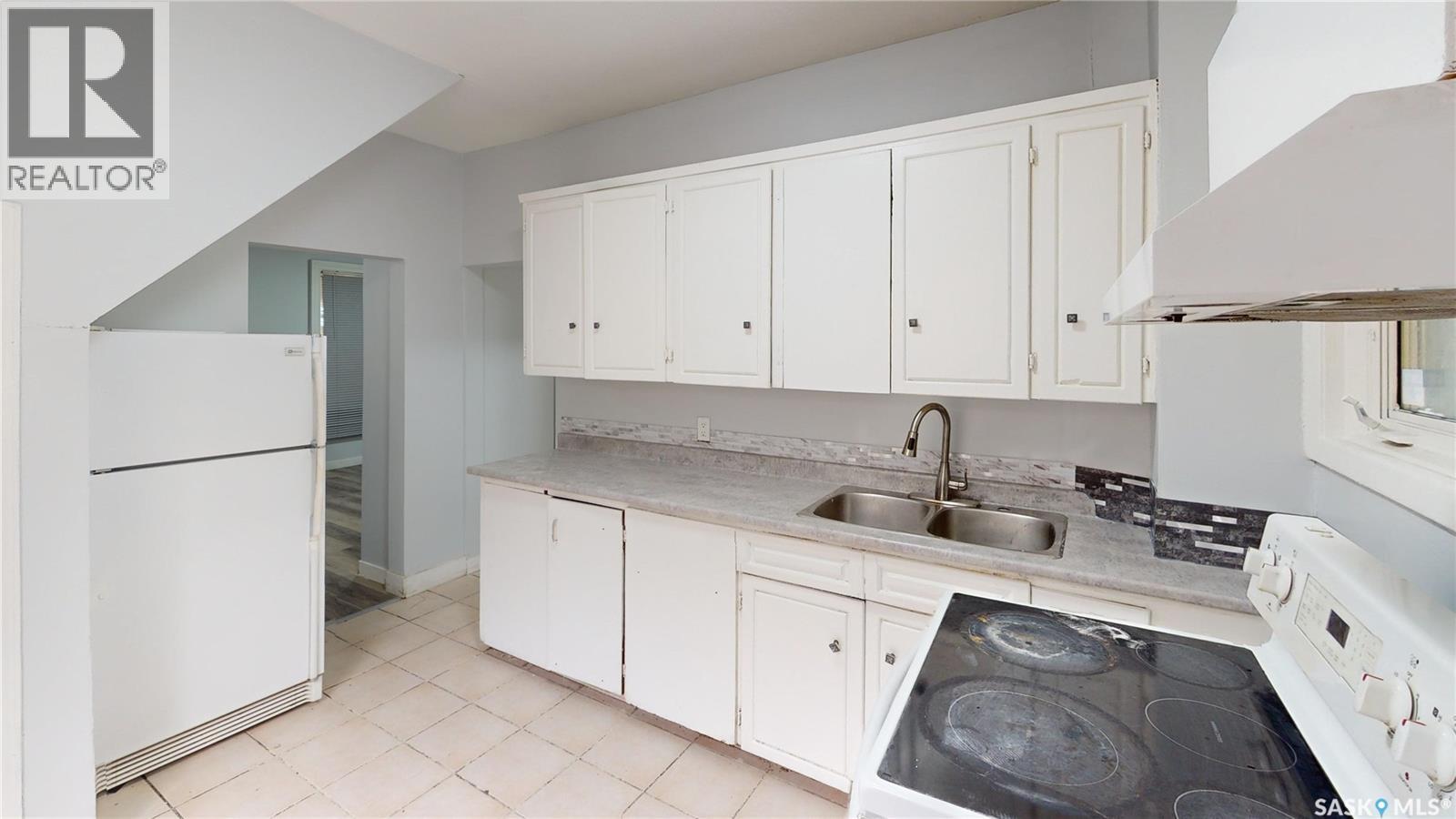 1317 Athol St, Regina, SK S4T 3C6