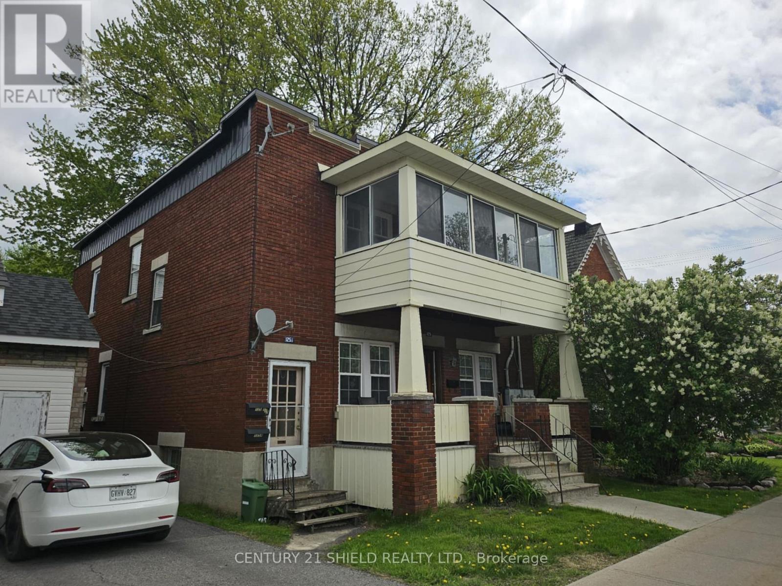 125 Marlborough St, Cornwall, ON K6H 4A1
