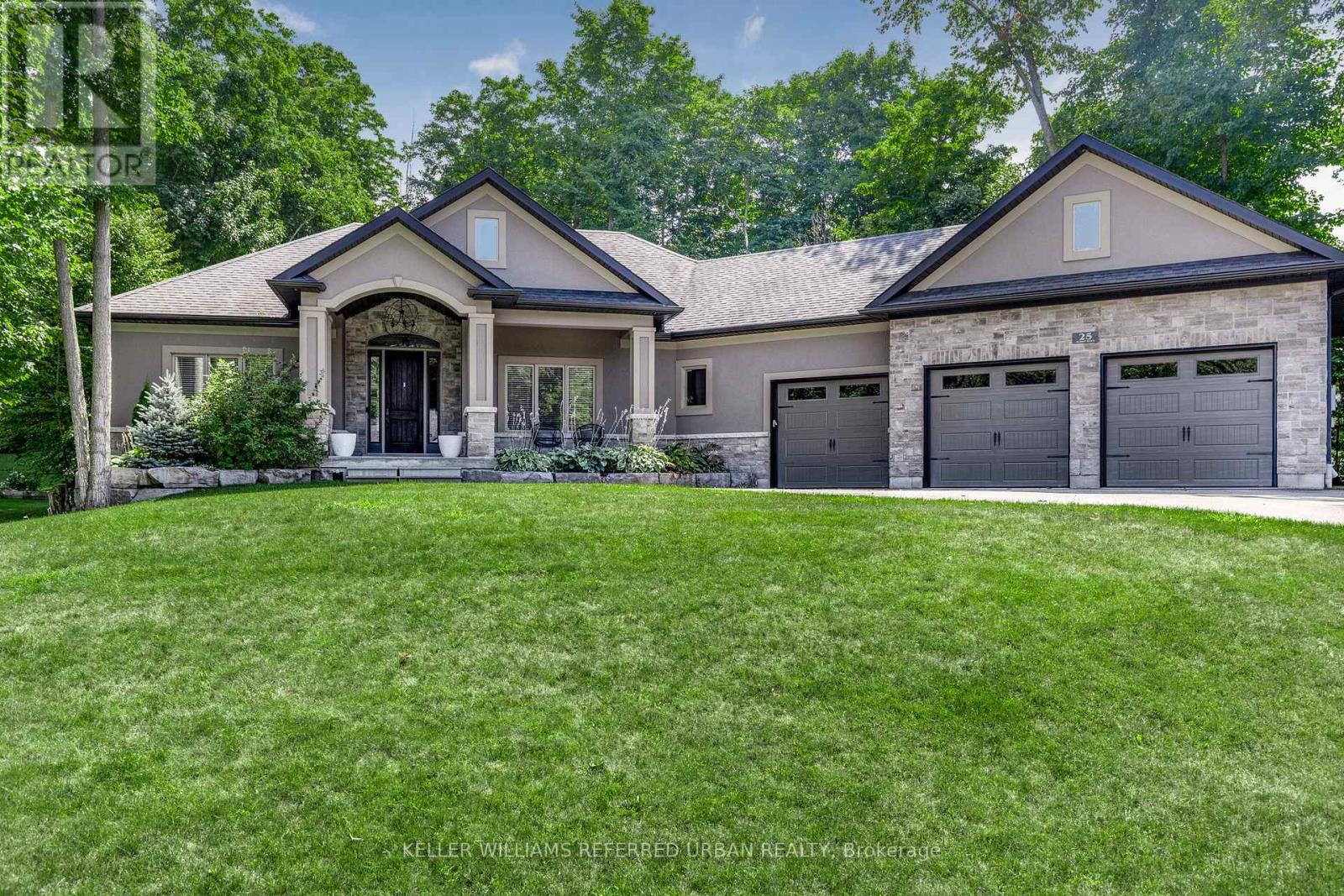 25 Heron Blvd, Springwater, ON L0L 1Y3