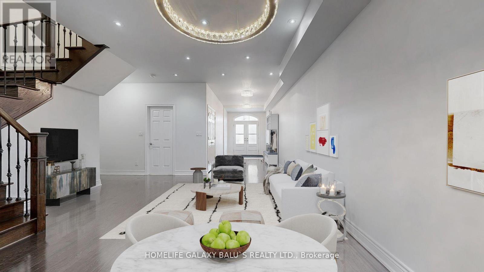 1561 Greenmount St, Pickering, ON L1X 2J2