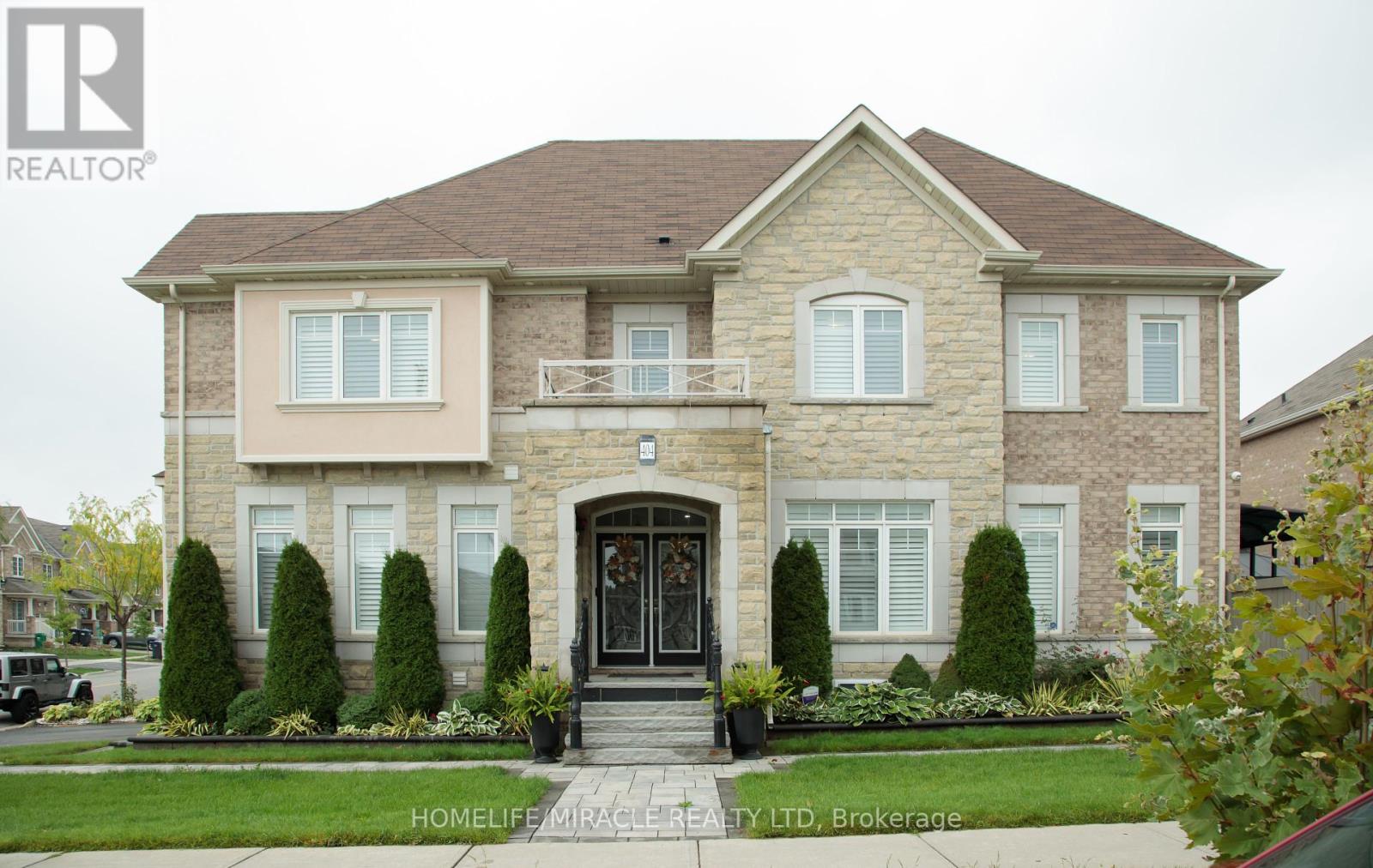 404 Queen Mary Dr, Brampton, ON L7A 0A9