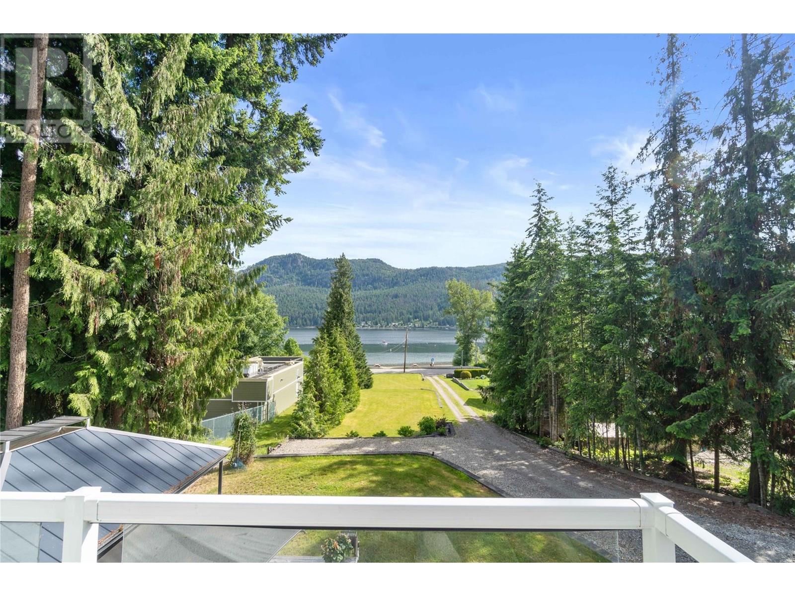 2524 Blind Bay Rd, Blind Bay, BC V0E 1H1