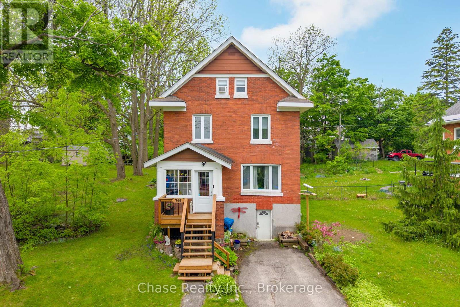 746 Sixth Ave, Tay, ON L0K 1R0