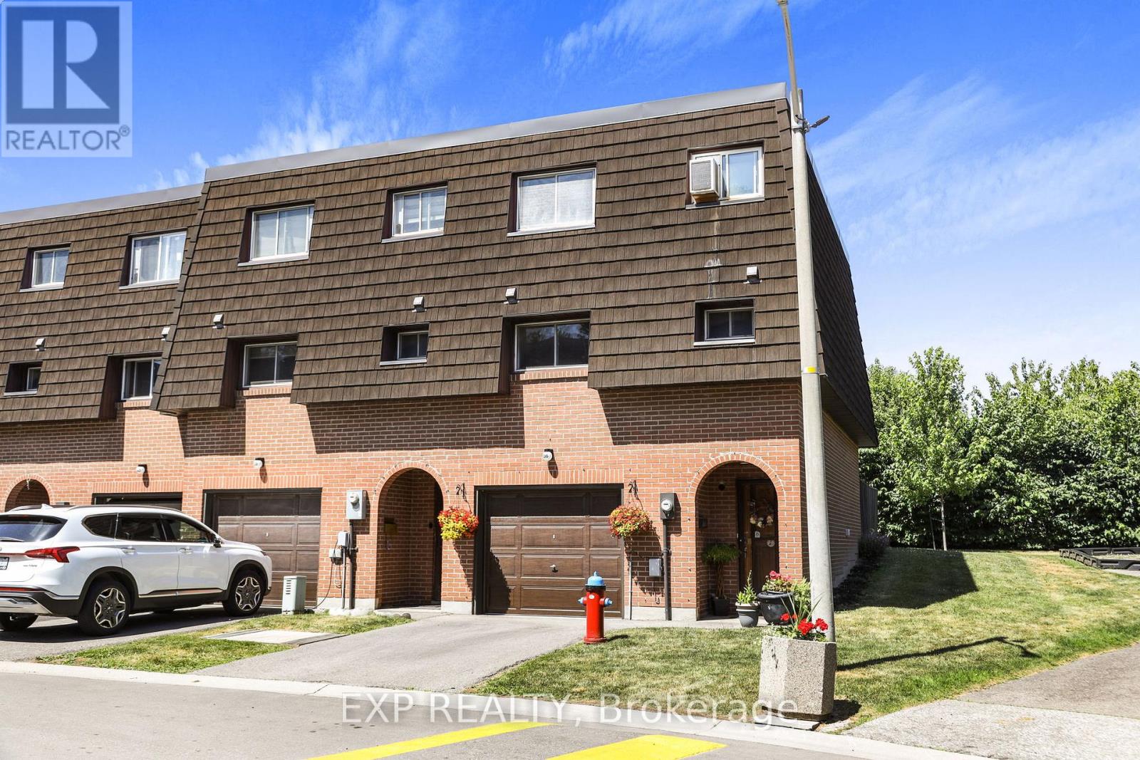 136 Darras Ct, Brampton, ON L6T 1W7