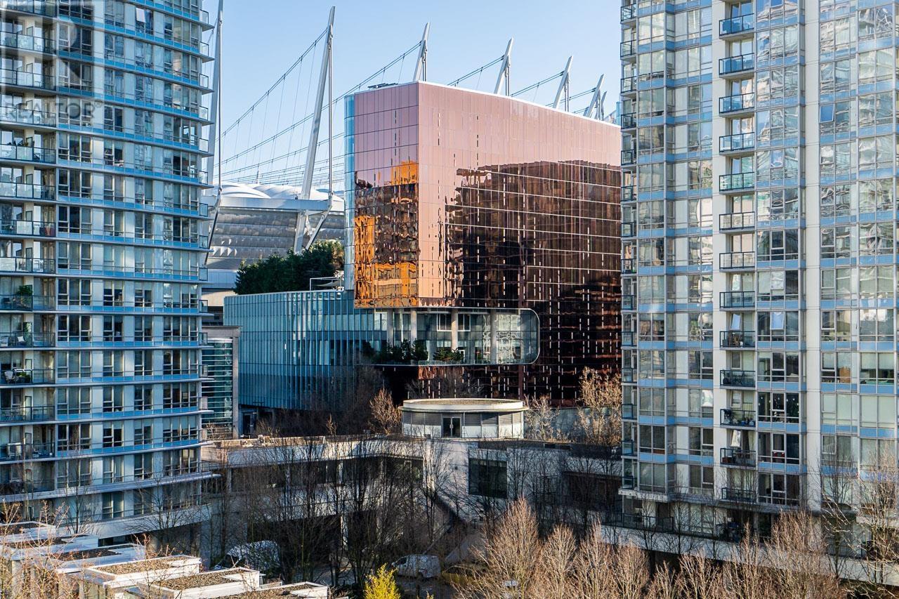 989 Beatty Street Unit 704, Vancouver, BC V6Z 3C2