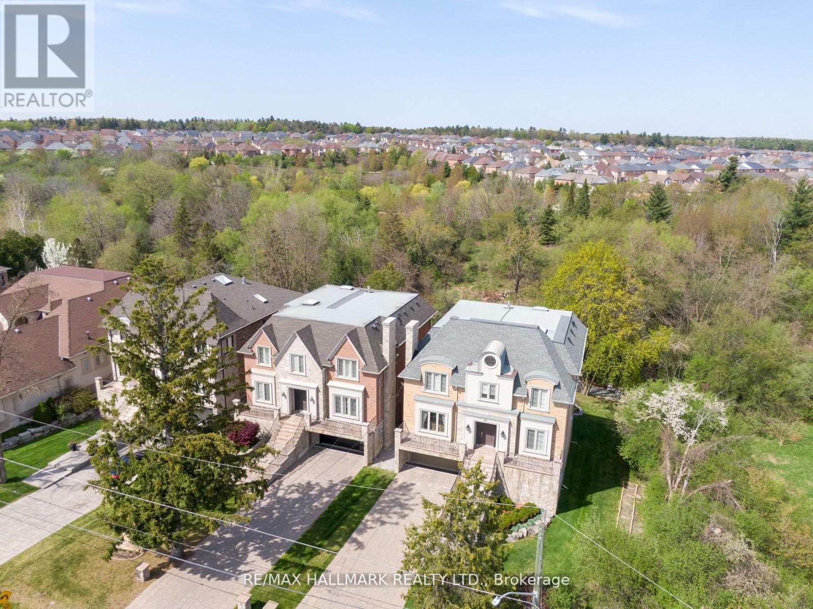 4 Long Hill Dr #a, Richmond Hill, ON L4E 3M5