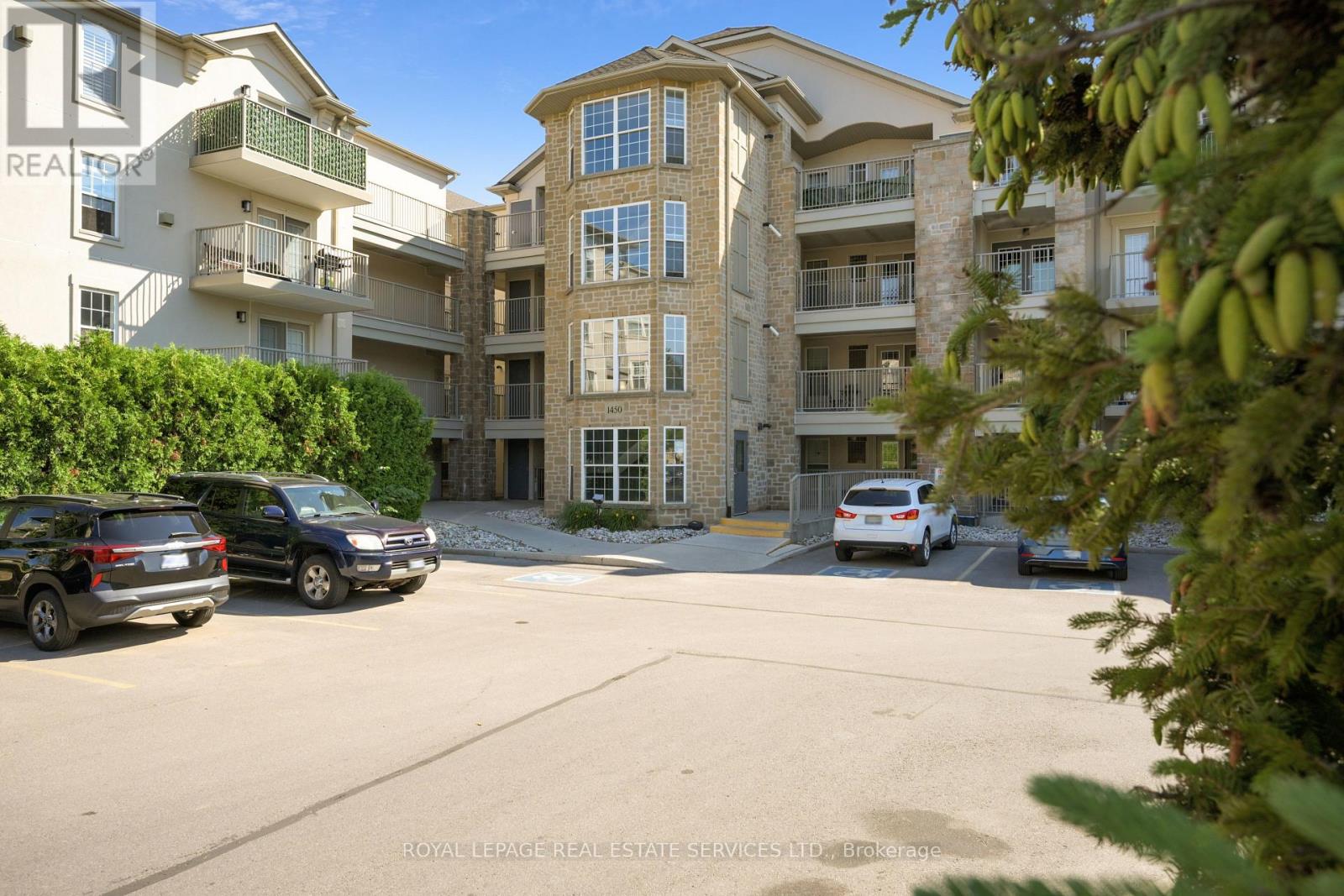 207 1450 Bishops Gate, Oakville, ON L6M 4N1