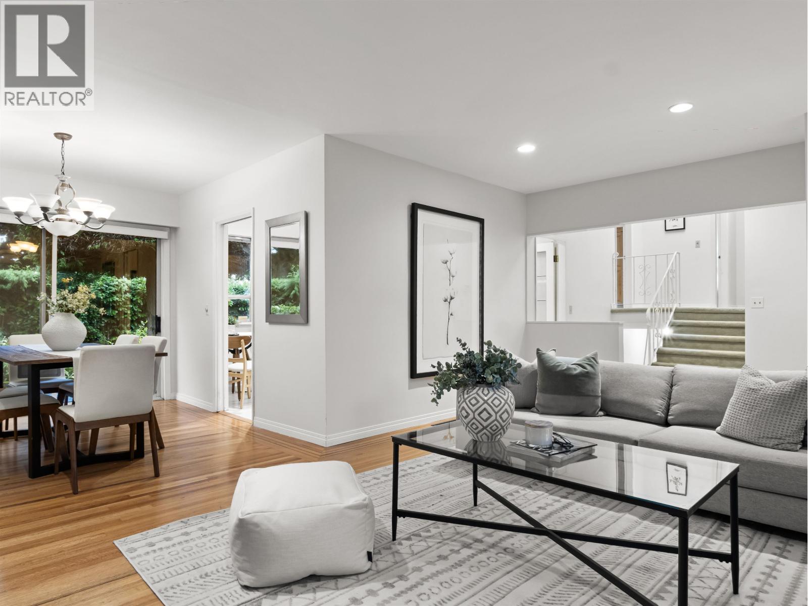 651 Kerry Pl, North Vancouver, BC V7N 2Y6