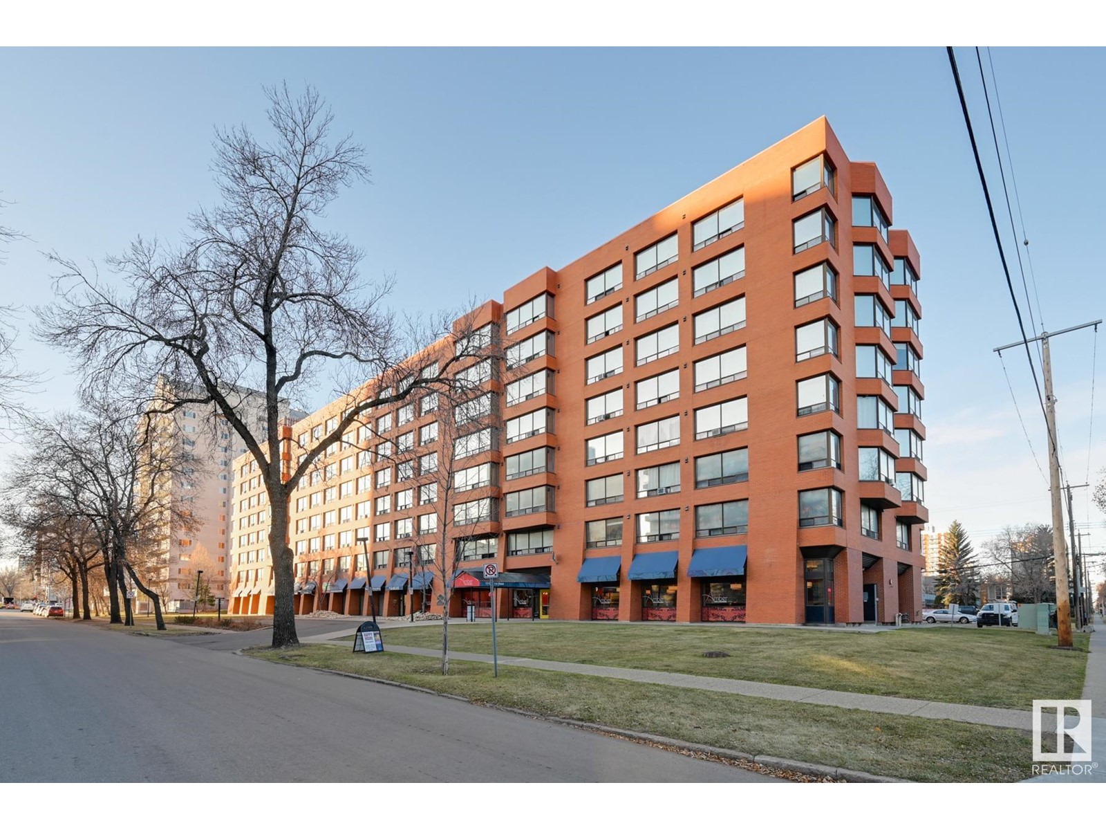 10160 114 Street Northwest #408, Edmonton, AB T5K 2L2