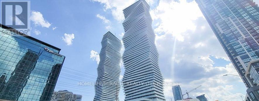 2910 3900 Confederation Pkwy, Mississauga, ON L5B 0M3