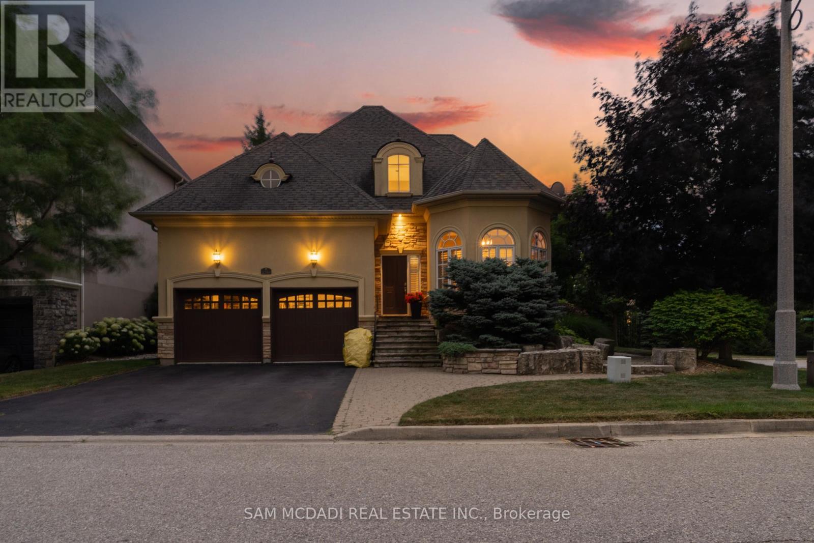 2258 Providence Rd, Oakville, ON L6H 6Y9