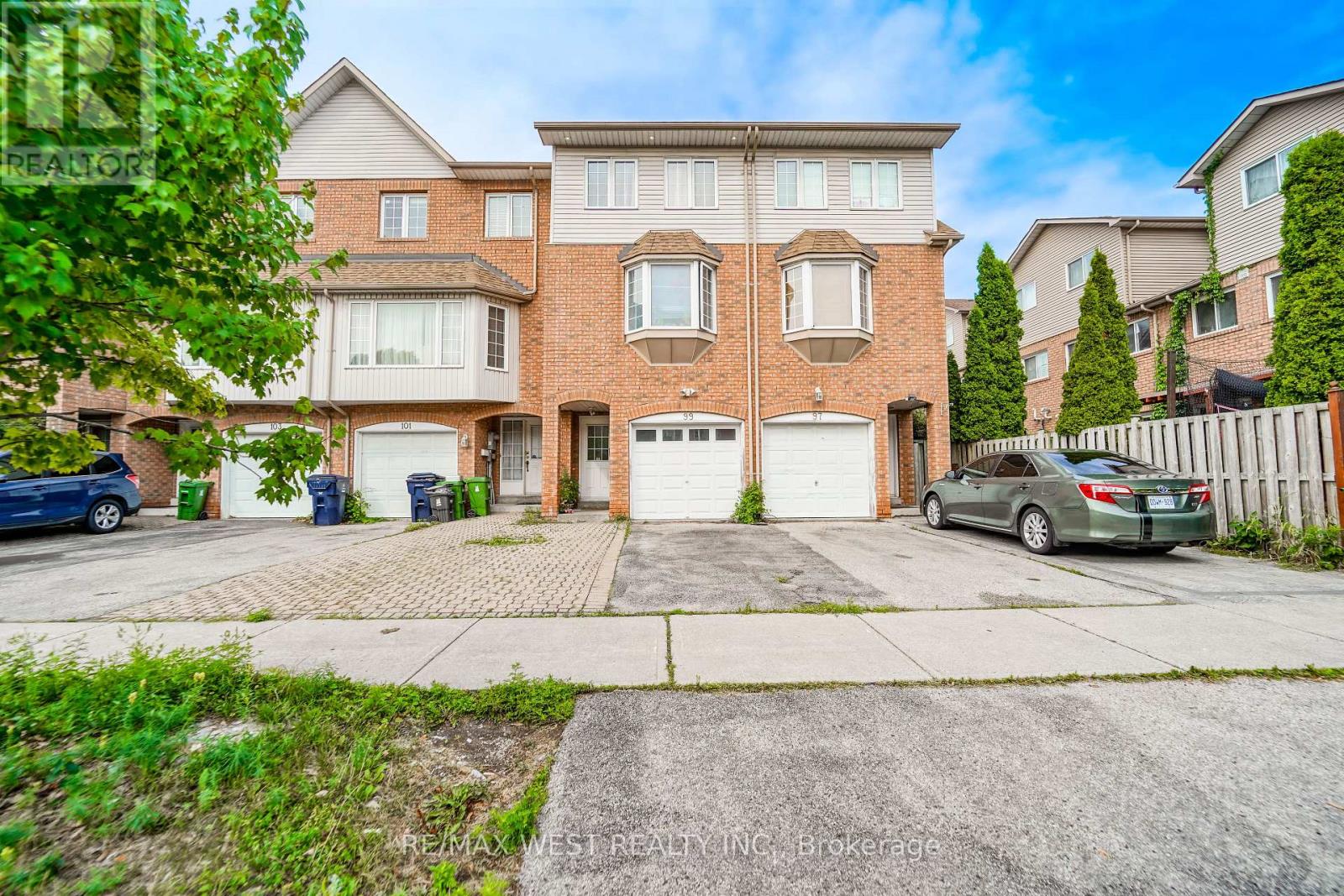 99 Sufi Cres, Toronto, ON M4A 2X3