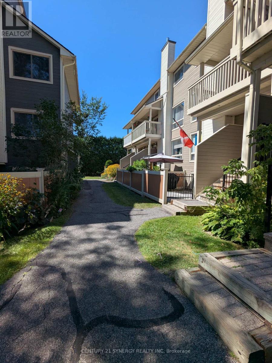 5 Unit 762 St Andre Dr #b, Ottawa, ON K1C 4S7