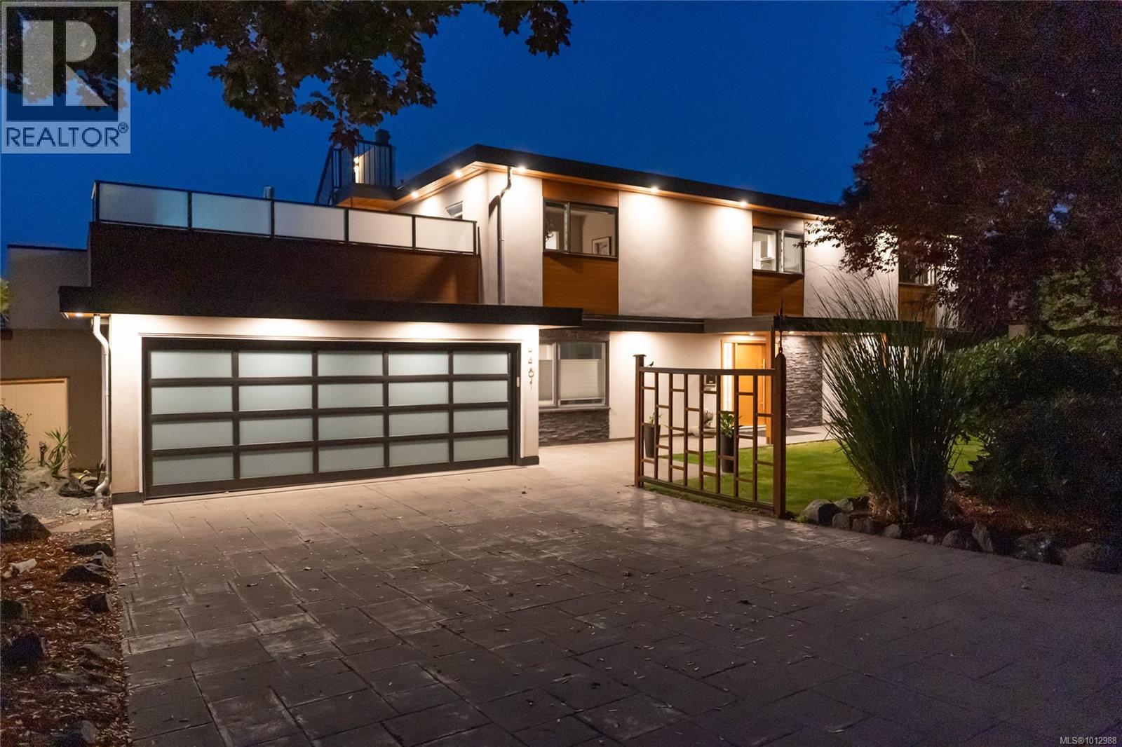 4461 Arsens Pl, Saanich, BC V8N 3T7