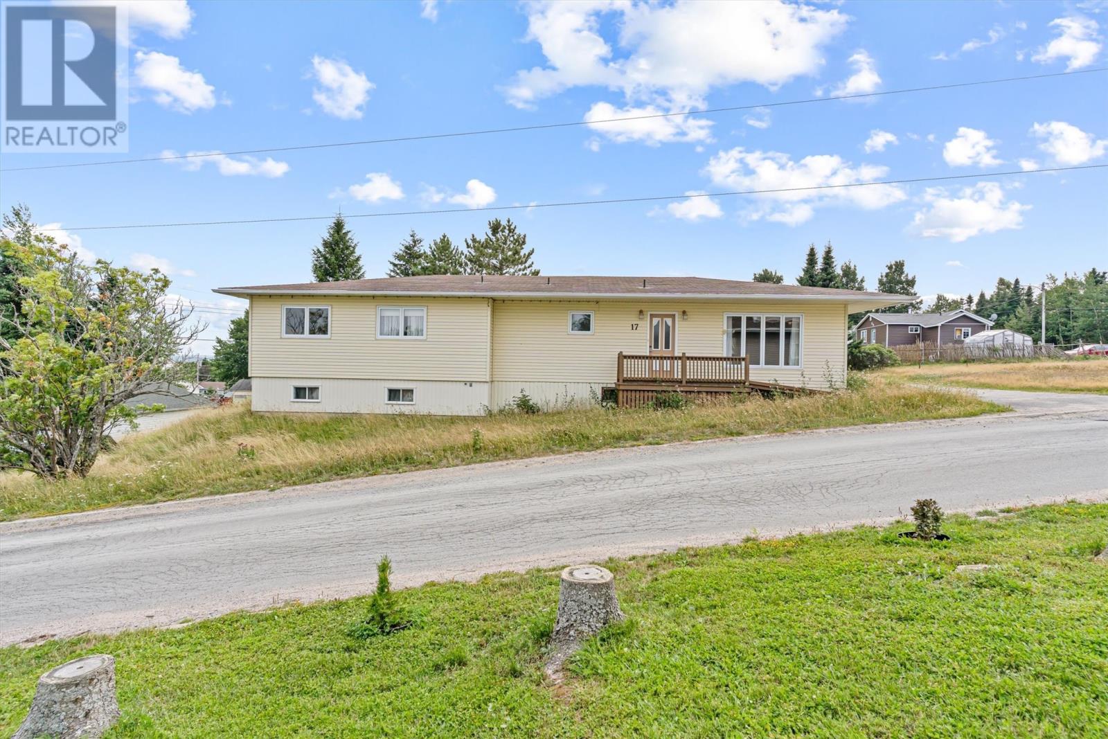 17 Pauls Hl, Gambo, NL A0G 1T0