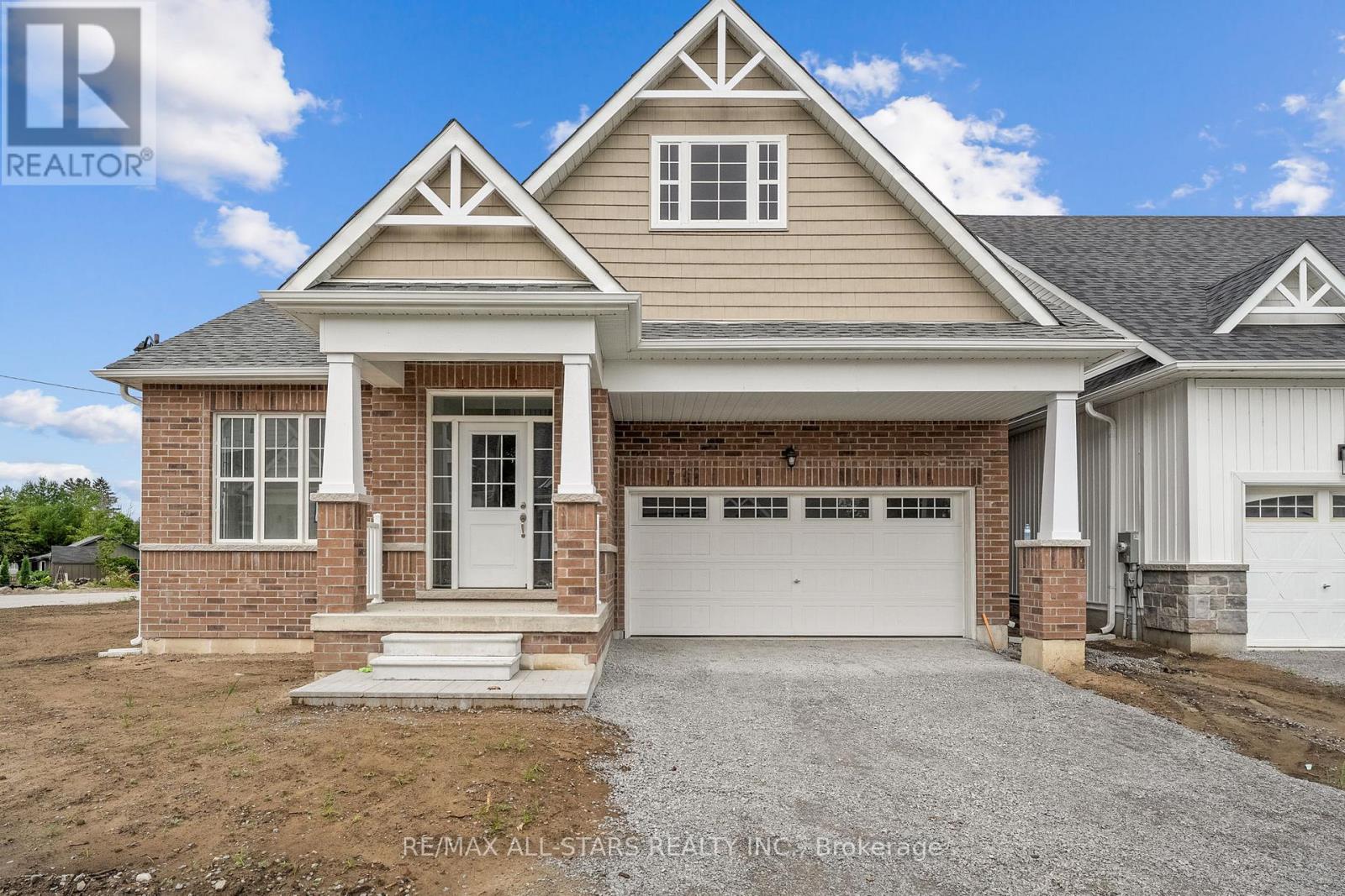 4 Palmira Dr, Georgina, ON L0E 1R0