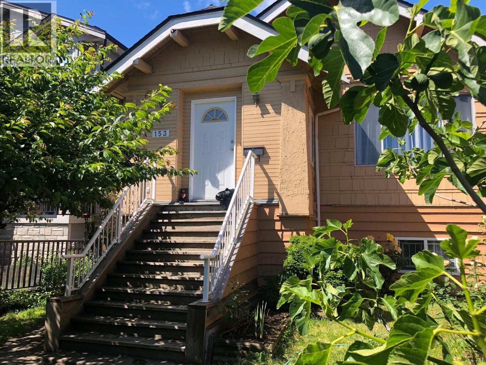 153 SE Marine Dr, Vancouver, BC V5X 2S2