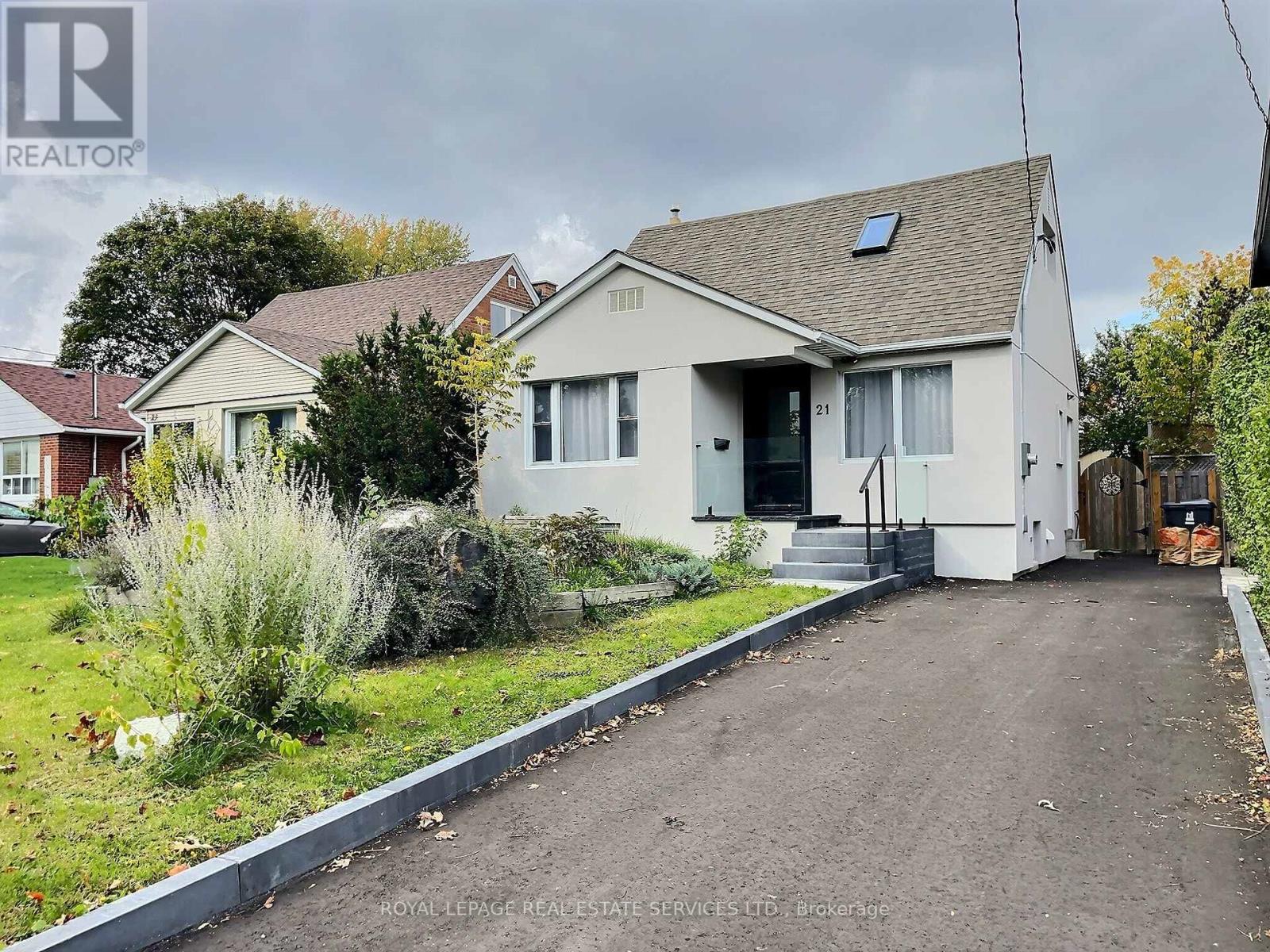 21 Christina Cres, Toronto, ON M1R 4H7