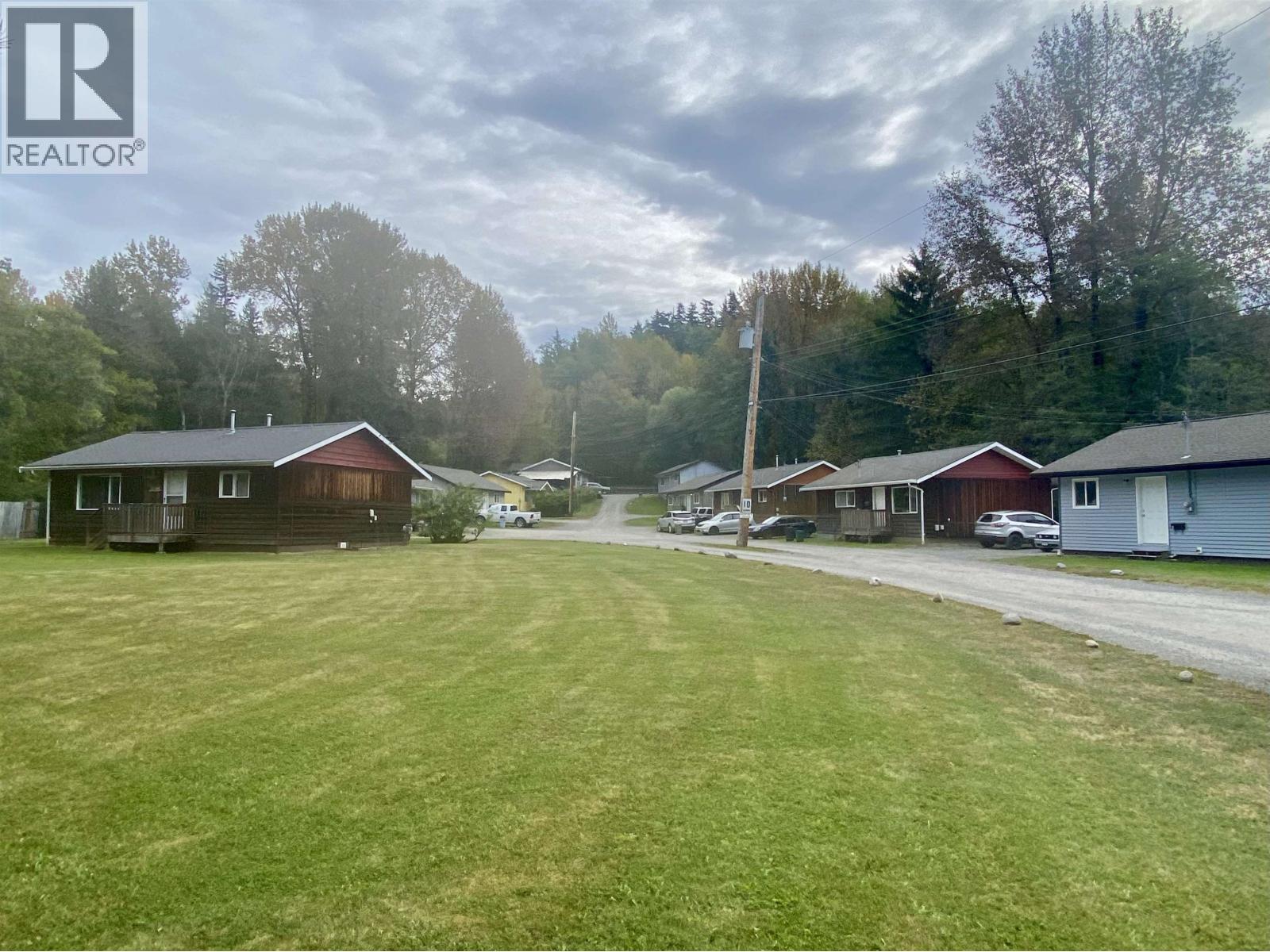 2028 Queensway Dr, Terrace, BC V8G 3W8