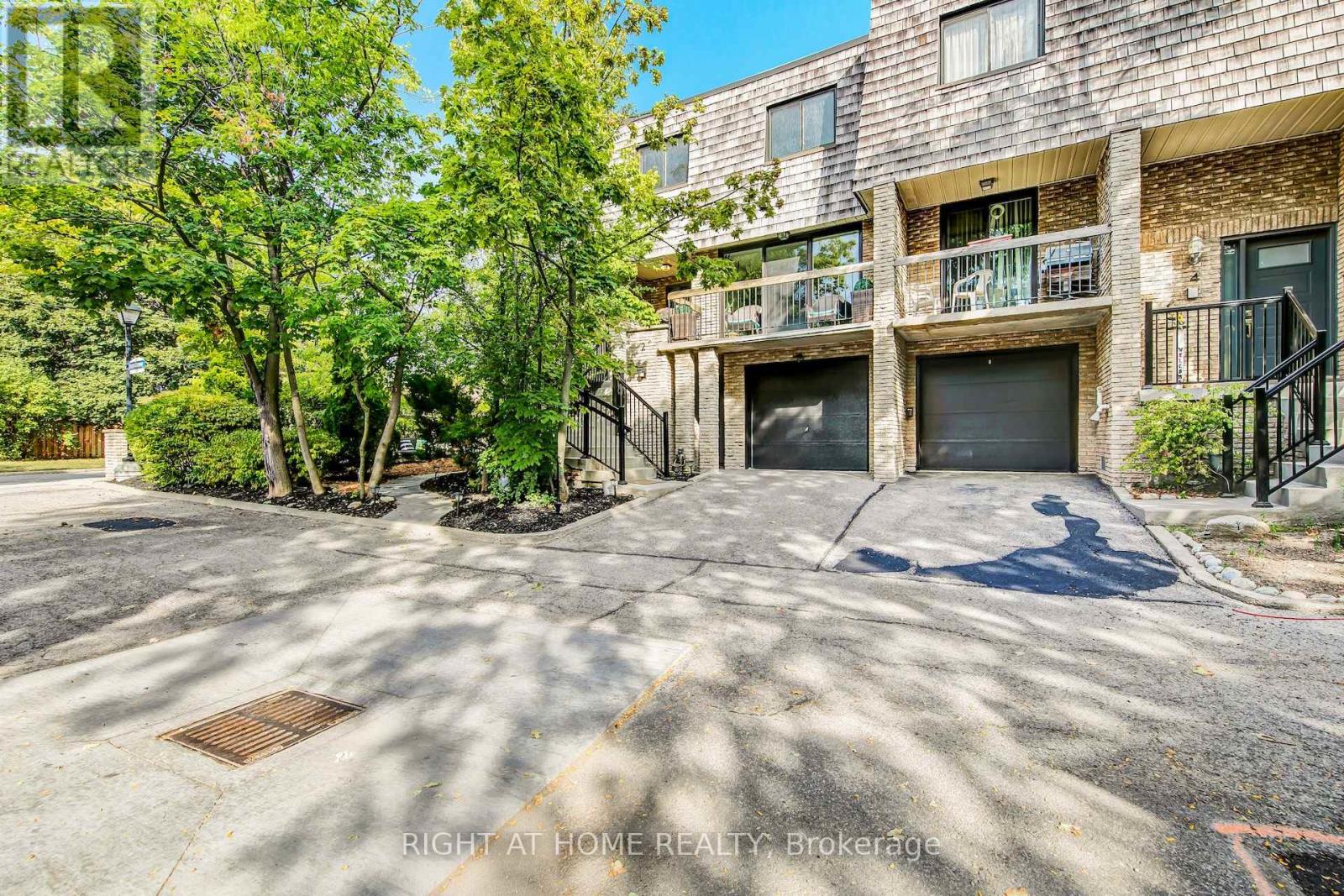 13 2 Wooded Carse Way, Toronto Westminster-branson, ON M2R 3H7