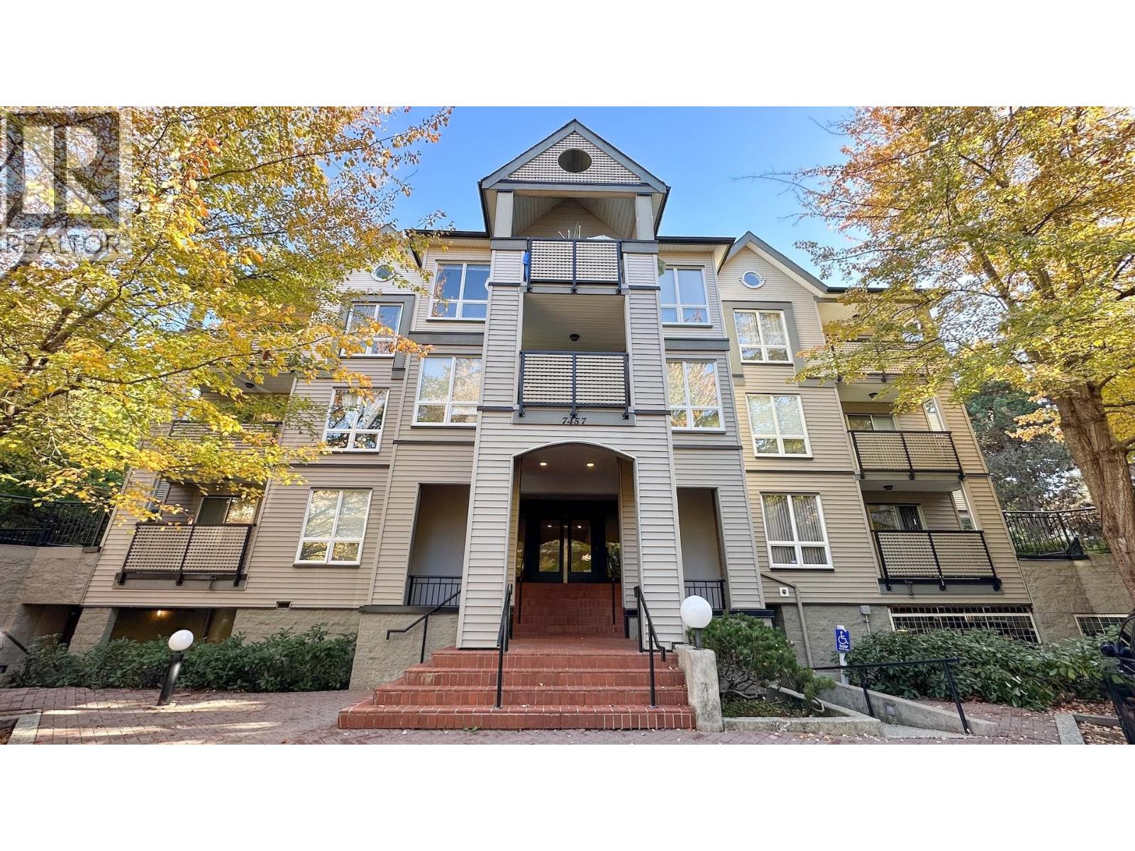 7457 Moffatt Road Unit 305, Richmond, BC V6Y 1X9
