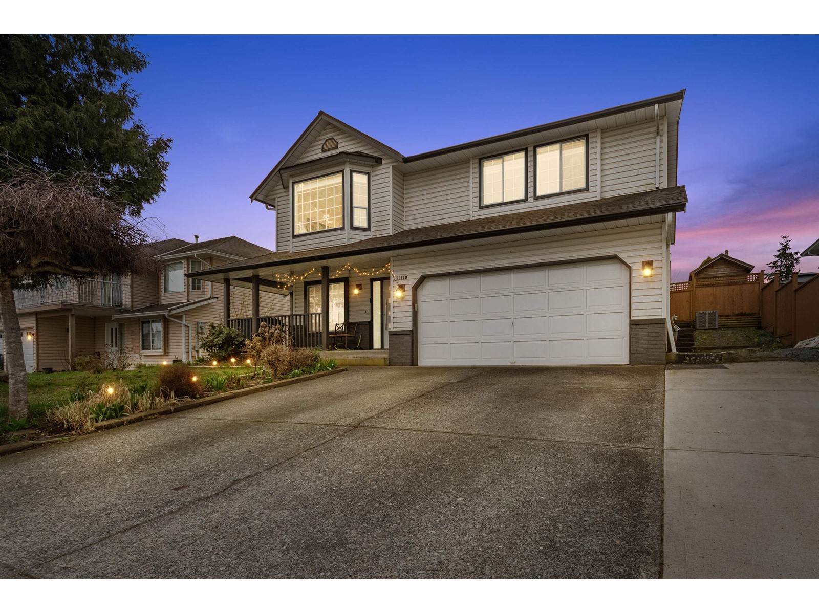 32110 Rogers Ave, Abbotsford, BC V2T 5B7