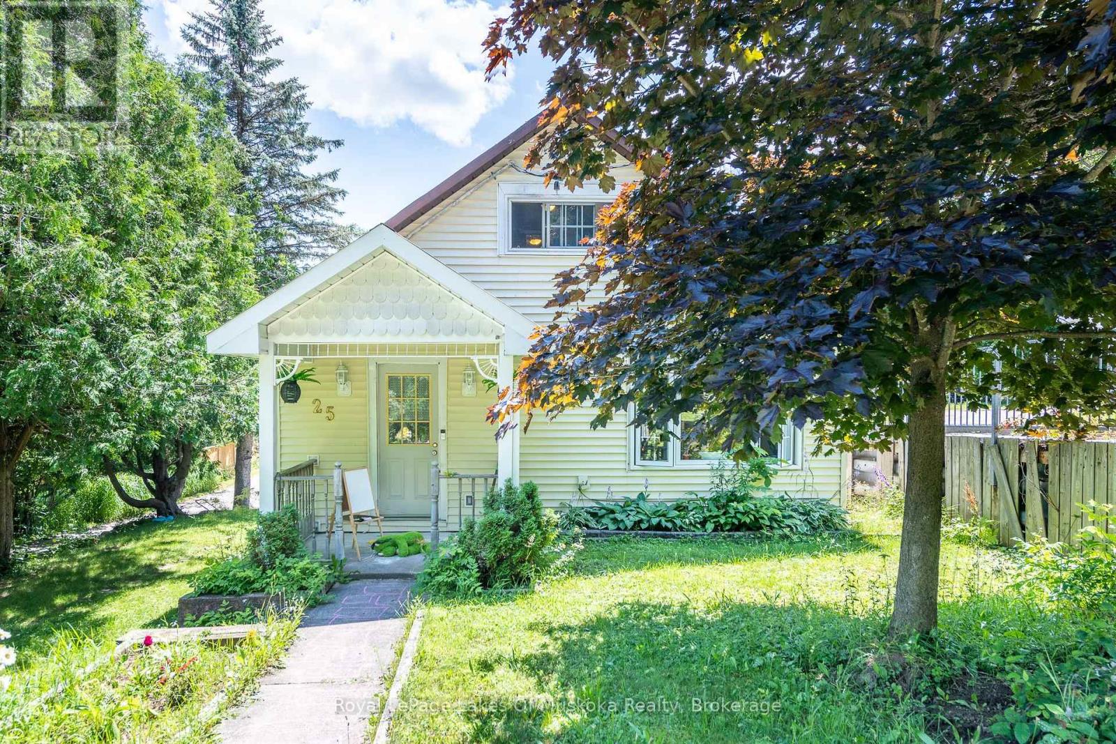 25 Florence St W, Huntsville, ON P1H 1V4