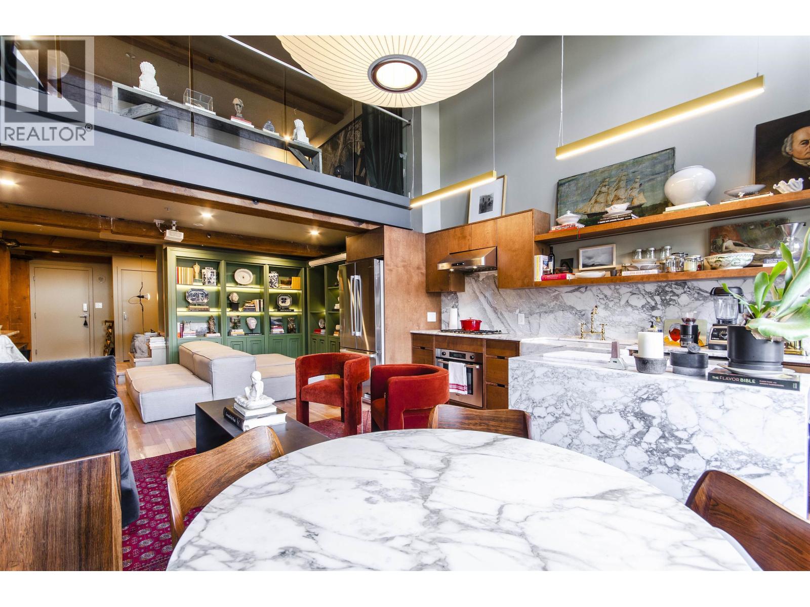 528 Beatty Street Unit 302, Vancouver, BC V6B 2L3