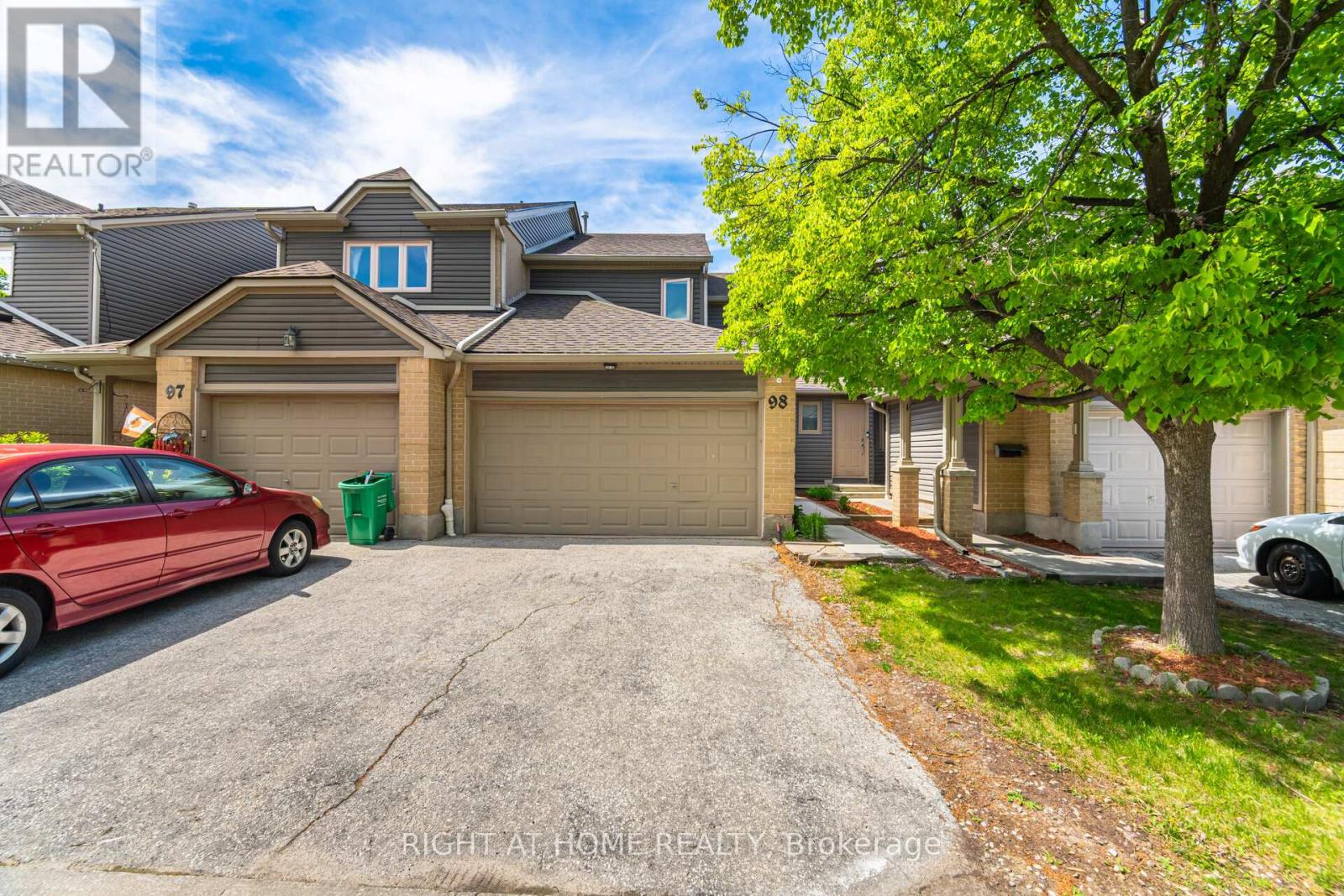98 3600 Colonial Dr, Mississauga, ON L5L 5P5
