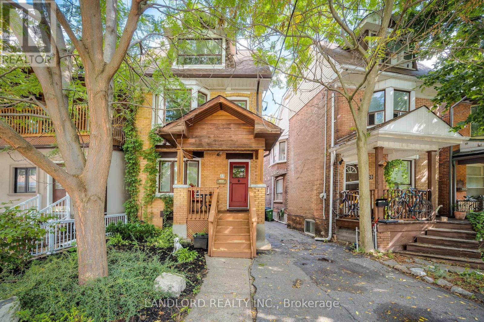 22 Rusholme Park Cres, Toronto, ON M6J 2C9