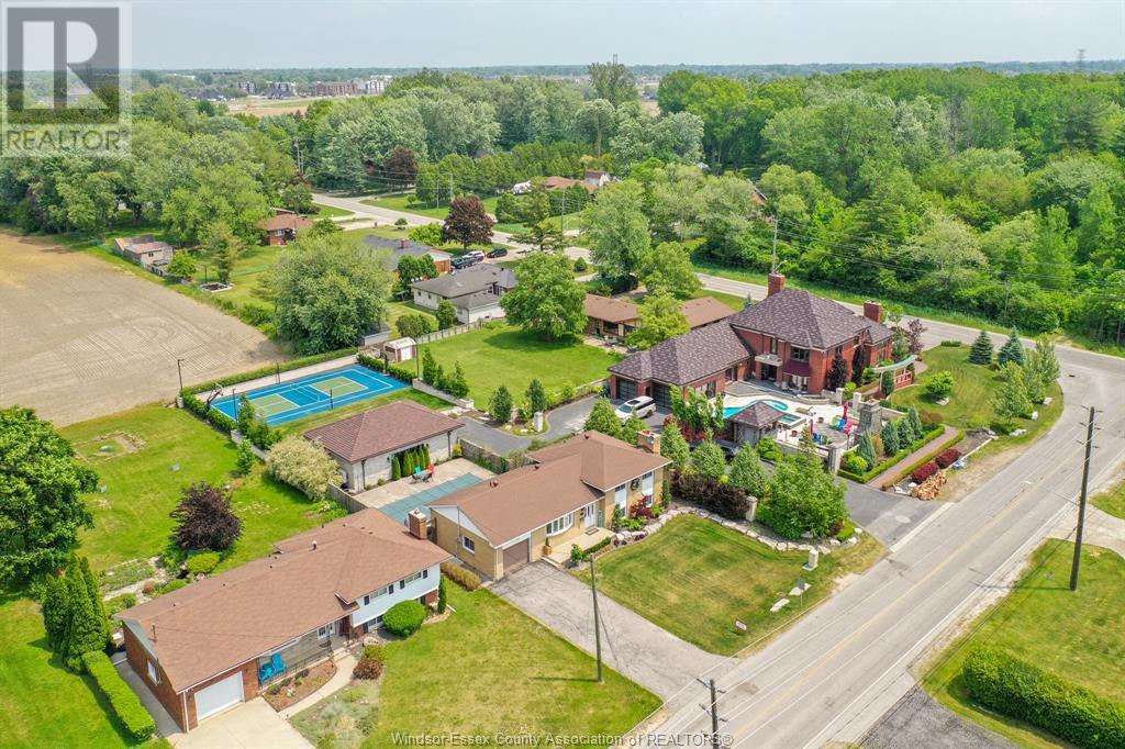 3050 Bouffard Rd, Lasalle, ON N9H 1W5
