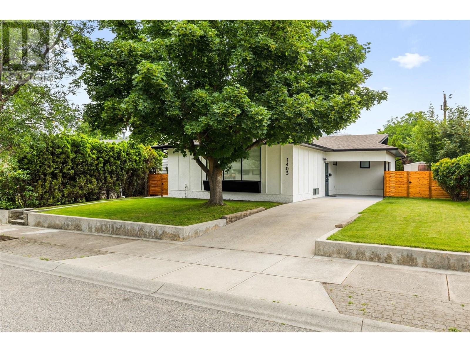 1403 Braemar St, Kelowna, BC V1Y 3X4
