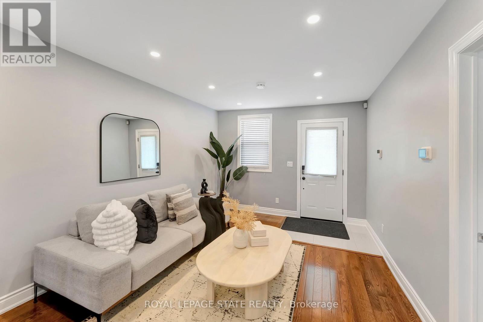 746 Roxborough Ave, Hamilton, ON L8H 1S7