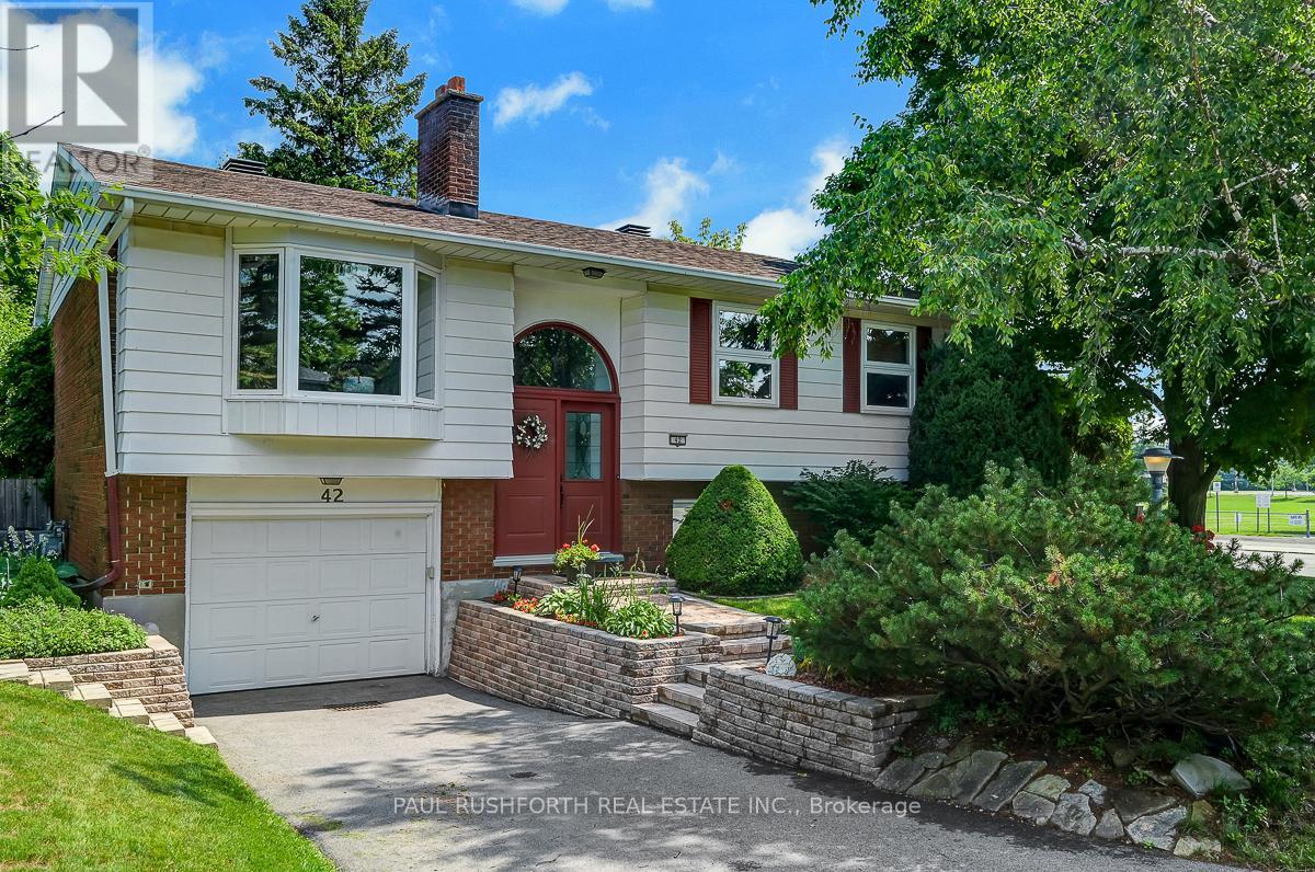 42 Ettrick Cres, Ottawa, ON K2J 1G1
