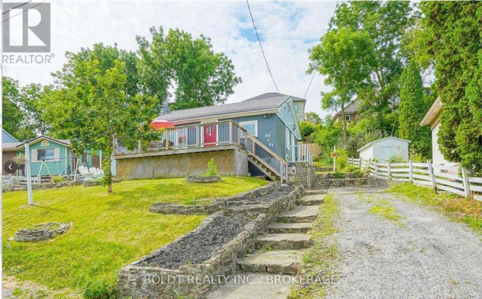 61 Bradley St, St. Catharines Burleigh Hill, ON L3T 1R5