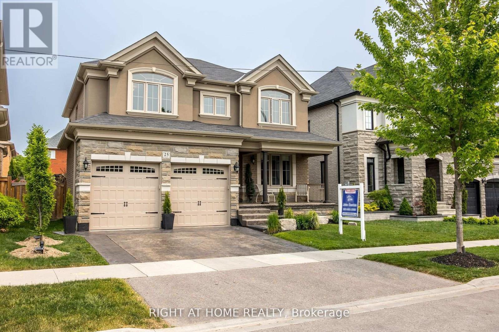 25 Charterhouse Dr N, Whitby Rolling Acres, ON L1R 3R8