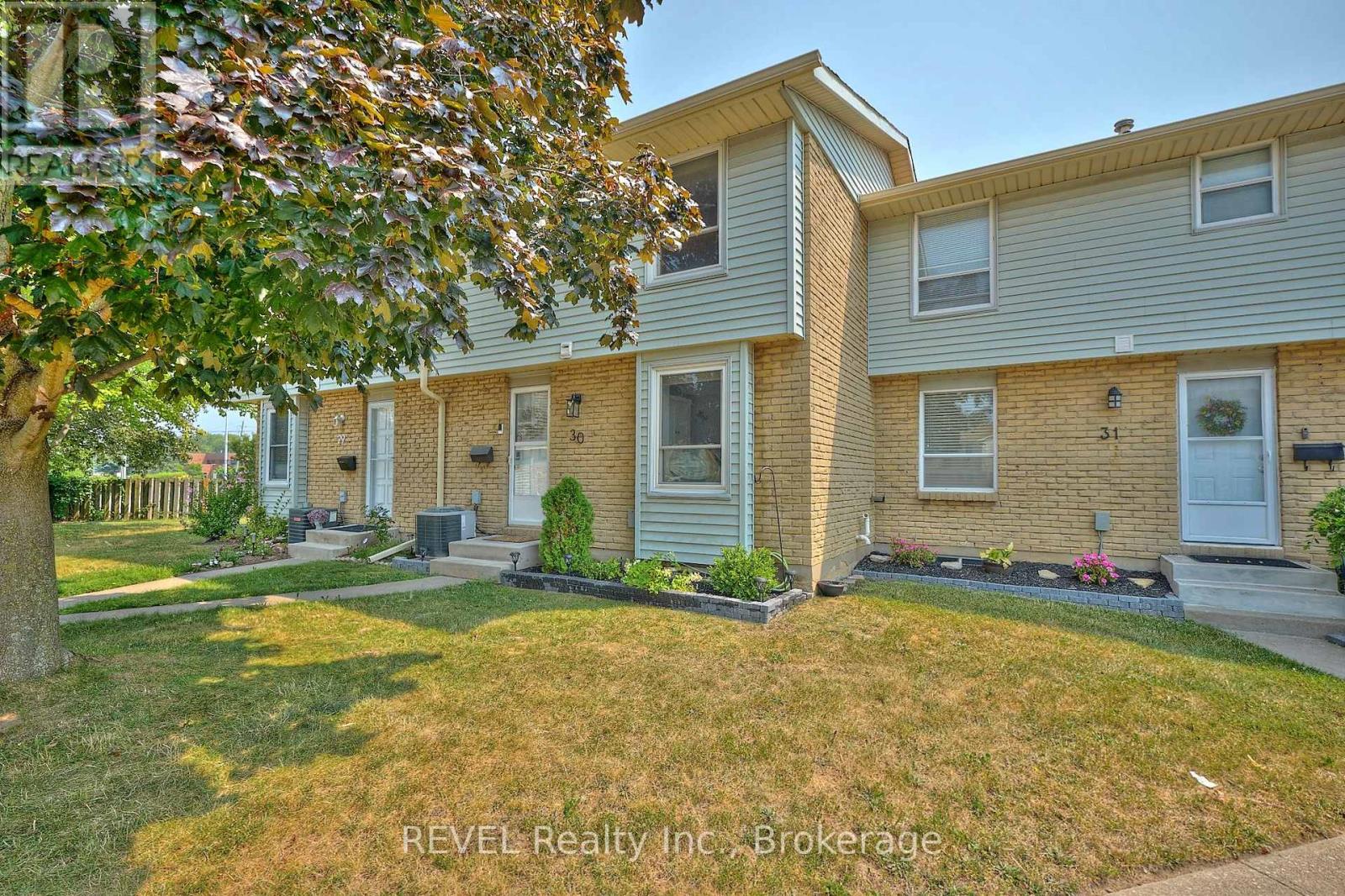 30 242 Lakeport Rd, St. Catharines, ON L2N 6V2